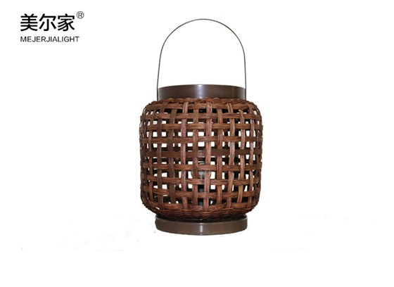 美爾家藤編臺(tái)燈
