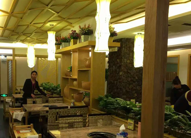 椰鳳之戀餐館使用美爾家竹藝燈飾